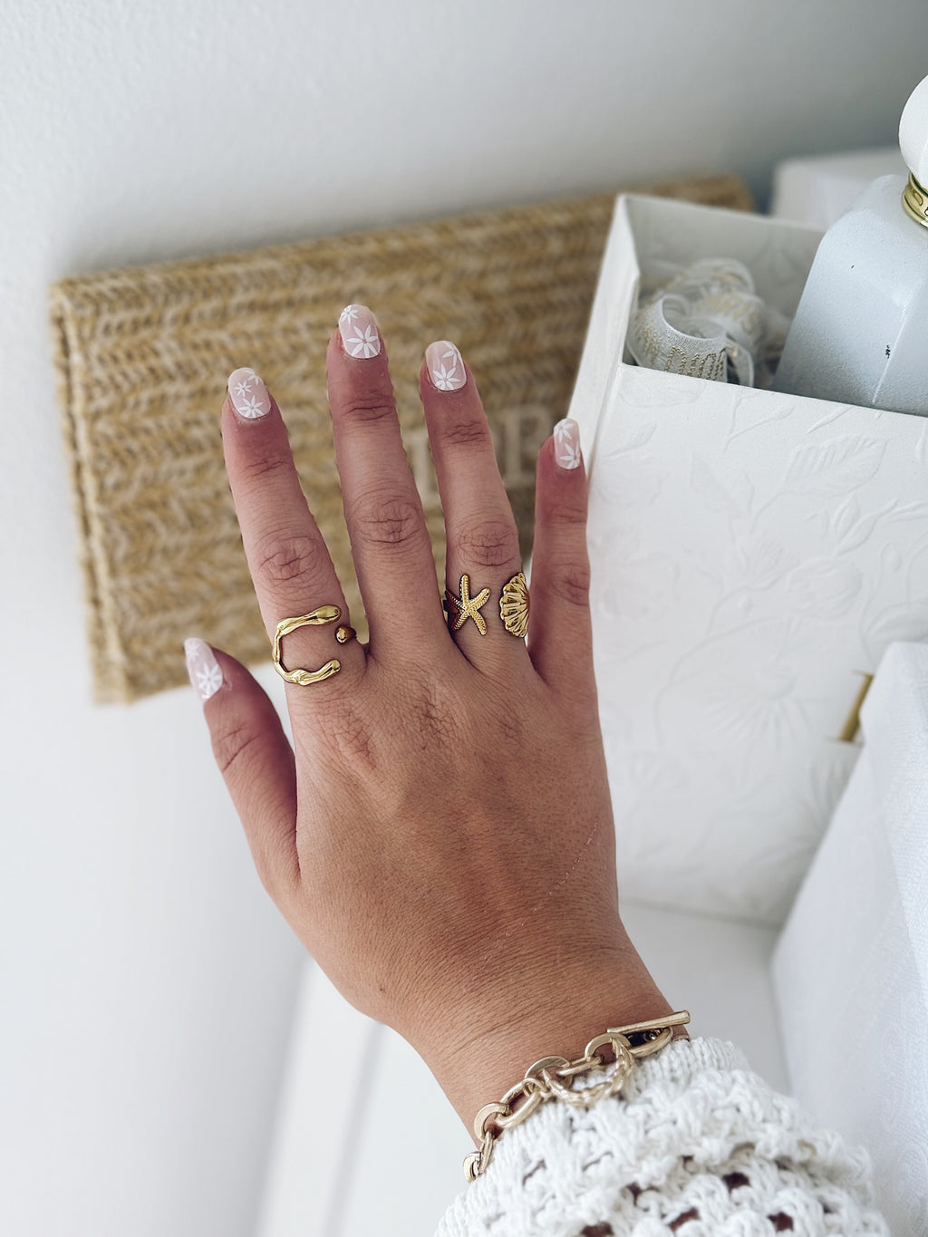 Spring Garden semi-cured gel nail strips by MANITIME – detail 5