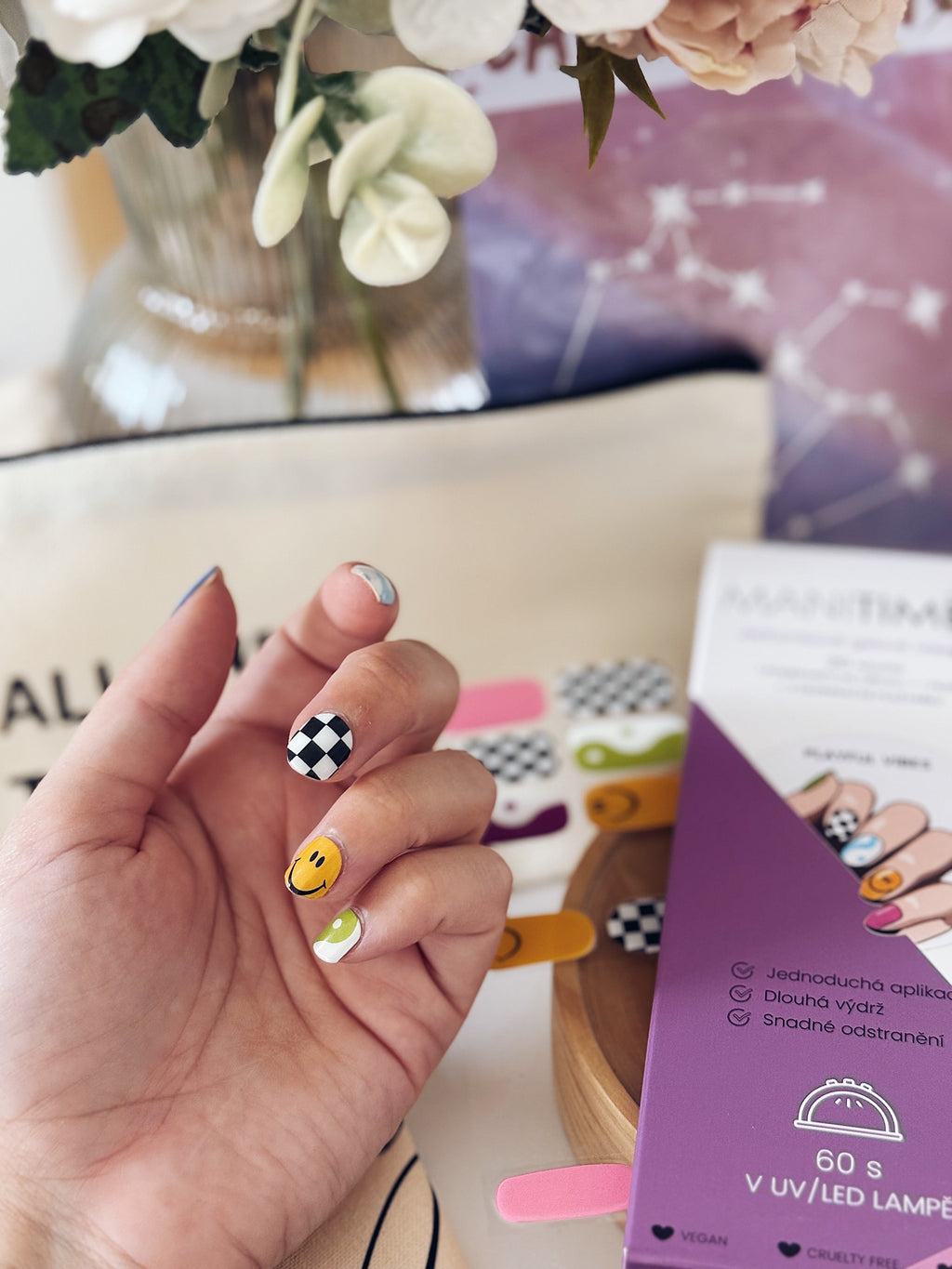 Playful Vibes semi-cured gel nail strips by MANITIME – detail 6