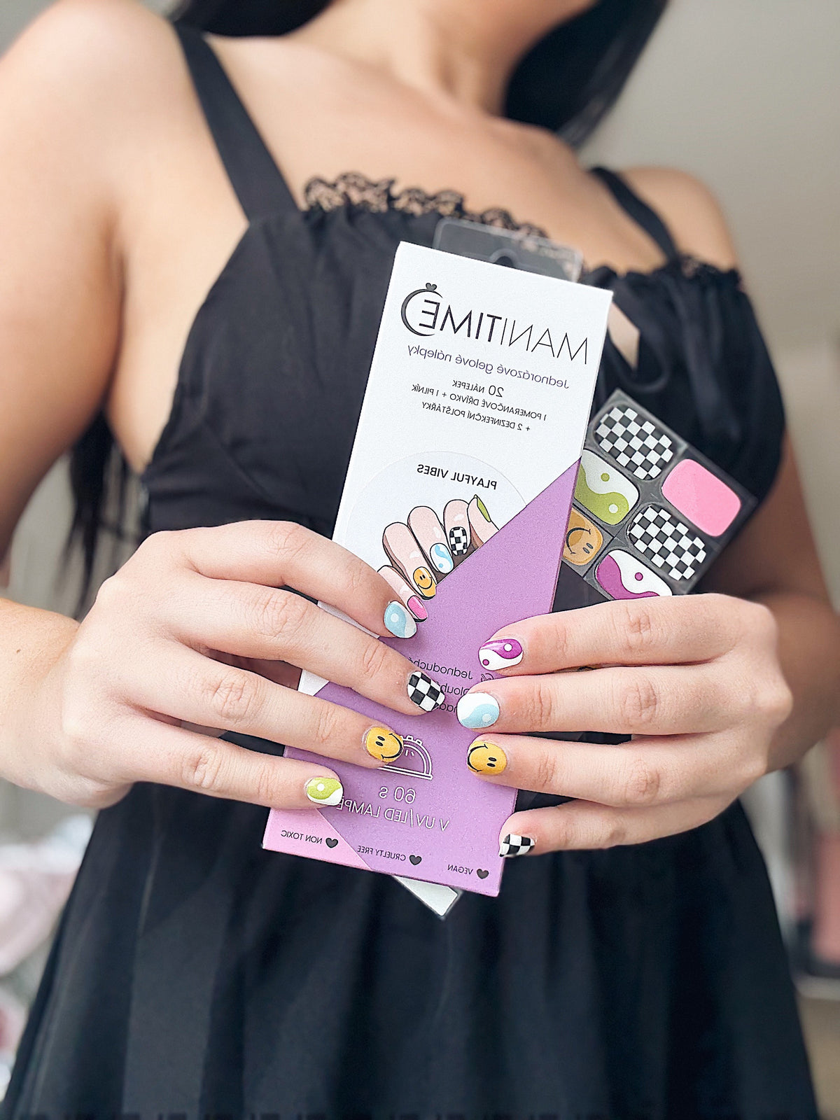 Playful Vibes semi-cured gel nail strips by MANITIME – detail 4