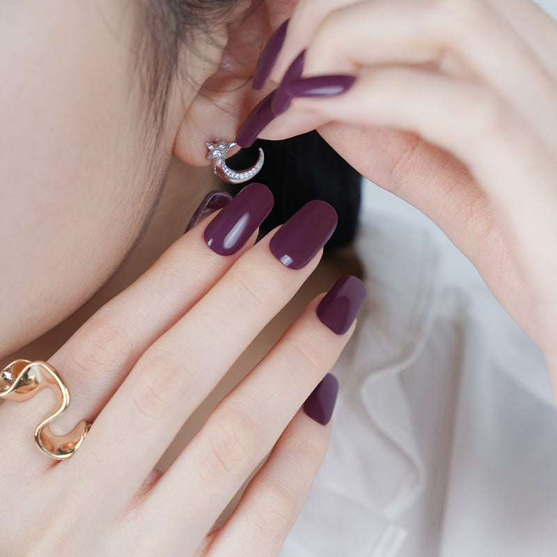 Deep Burgundy semi-cured gel nail strips by MANITIME – detail 3