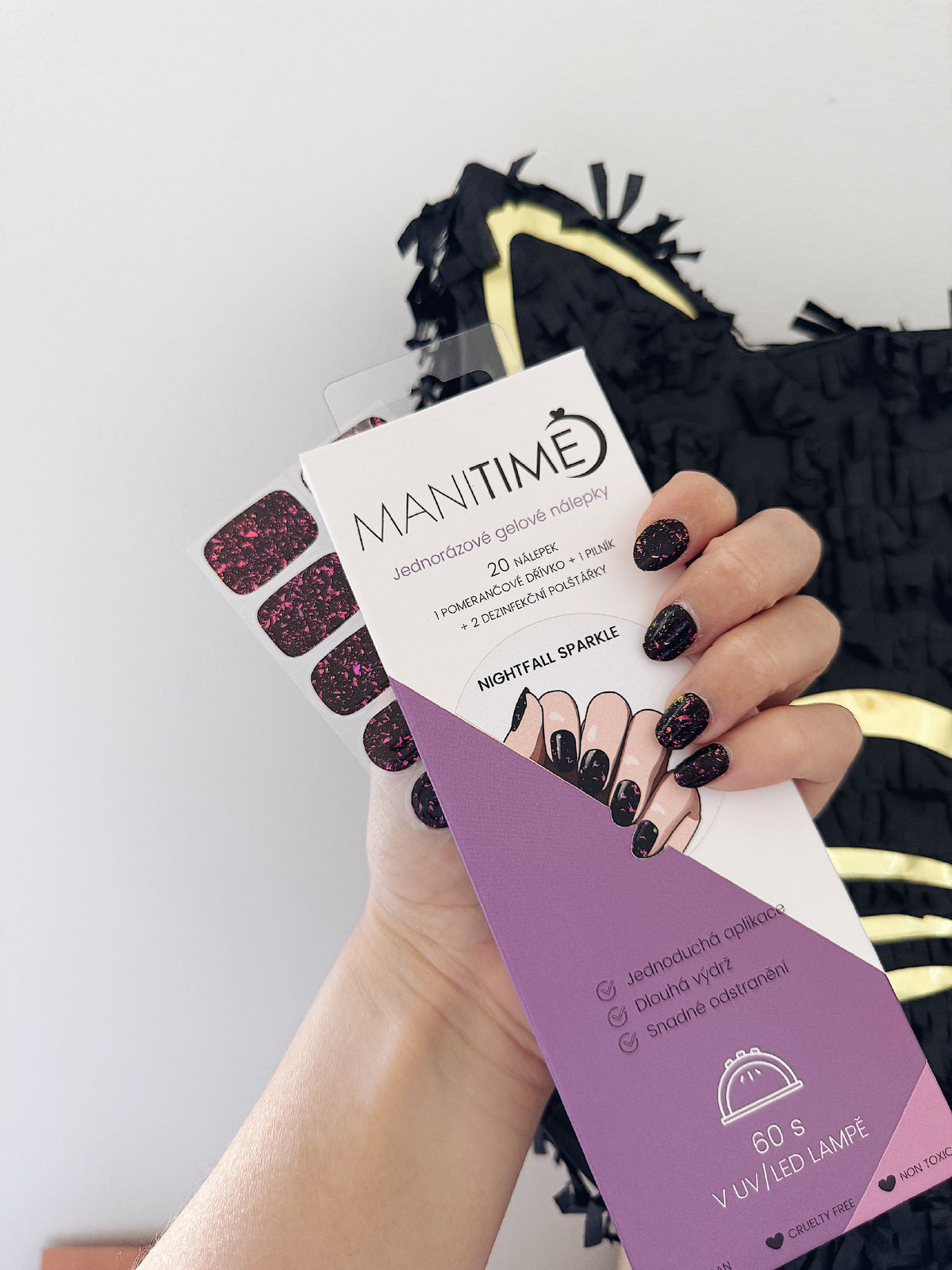 Nightfall Sparkle semi-cured gel nail strips by MANITIME – detail 2