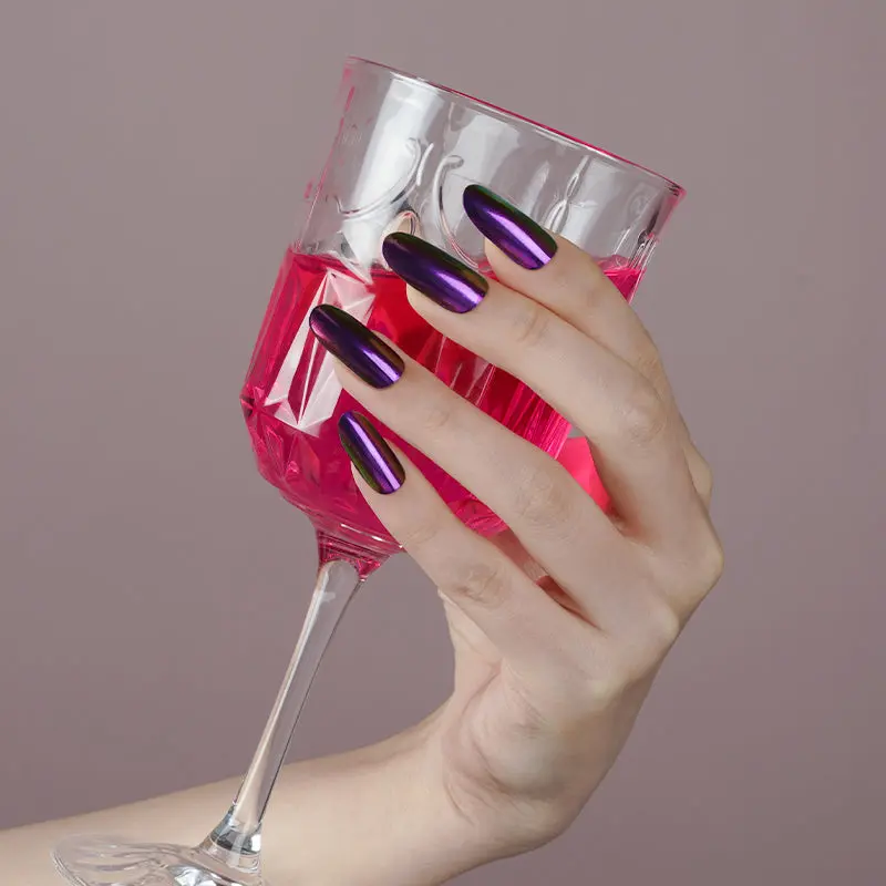 Iridescent Charm semi-cured gel nail strips by MANITIME – detail 2