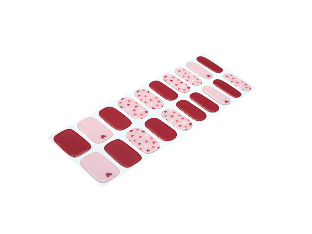 Flirty Hearts semi-cured gel nail strips by MANITIME – detail 5