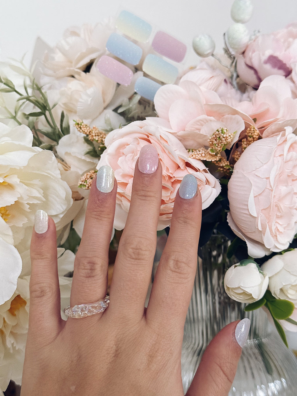 Pink Bloom semi-cured gel nail strips by MANITIME – detail 4