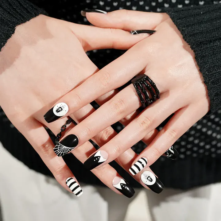 Gothic Wednesday semi-cured gel nail strips by MANITIME – detail 3
