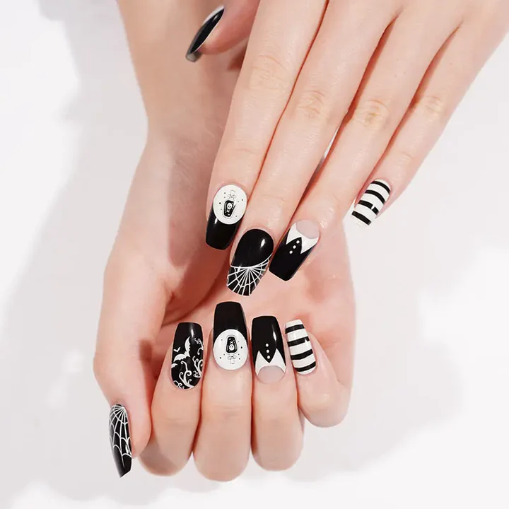 Gothic Wednesday semi-cured gel nail strips by MANITIME – detail 2
