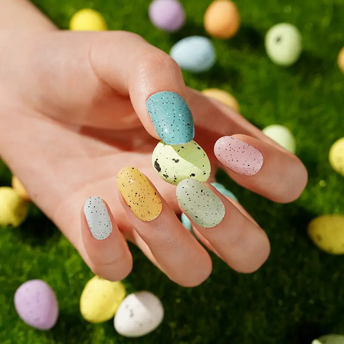 Eggstatic Joy semi-cured gel nail strips by MANITIME – detail 2