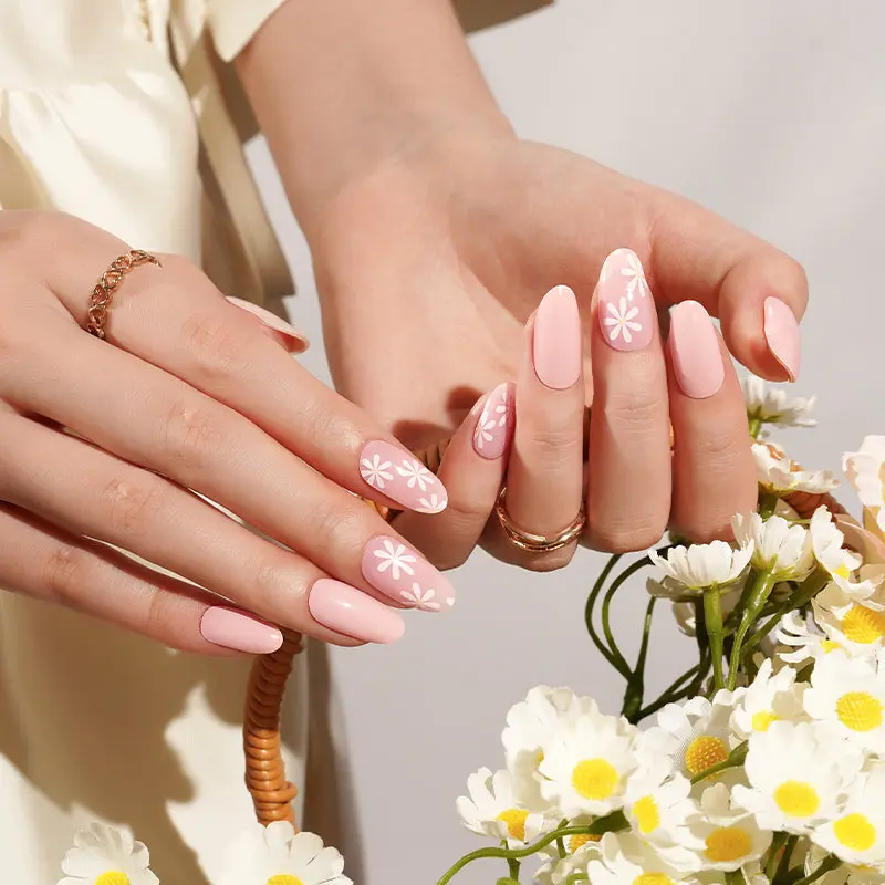 Floret Charm semi-cured gel nail strips by MANITIME – detail 3