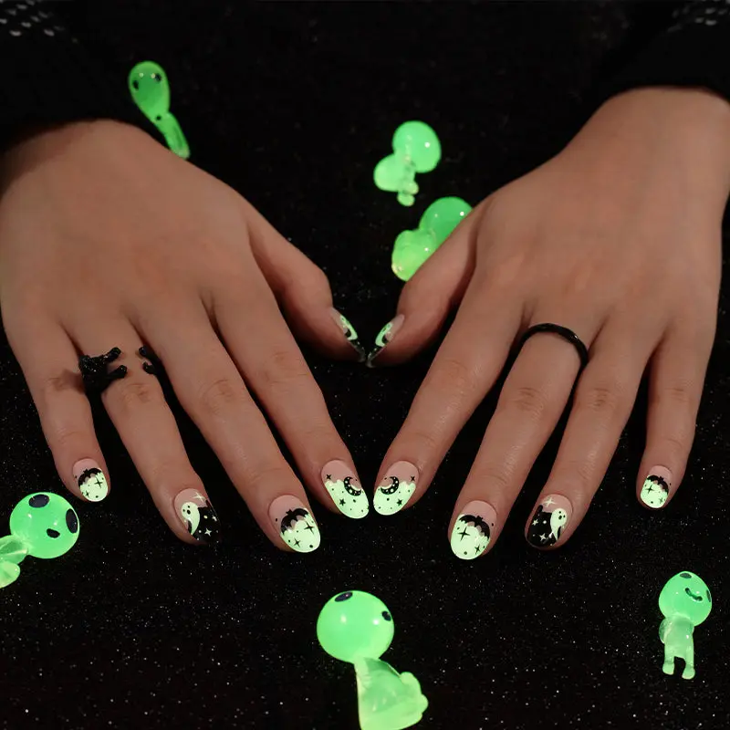 Haunted Glow semi-cured gel nail strips by MANITIME – detail 3