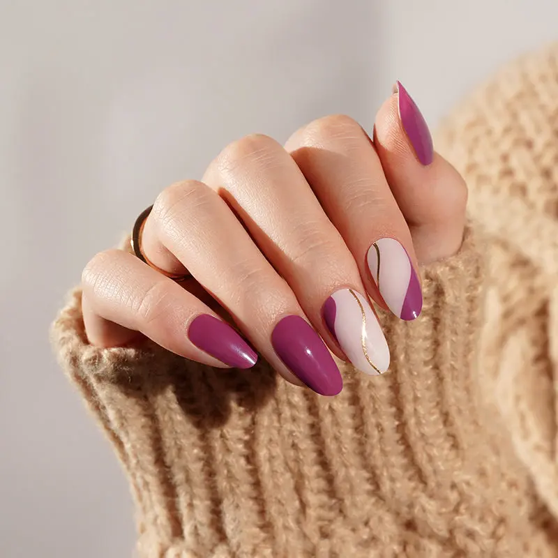 Violet Lines semi-cured gel nail strips by MANITIME – detail 3