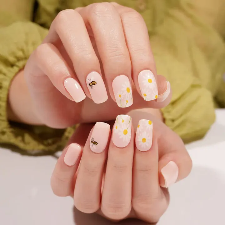 Sunny Bee semi-cured gel nail strips by MANITIME